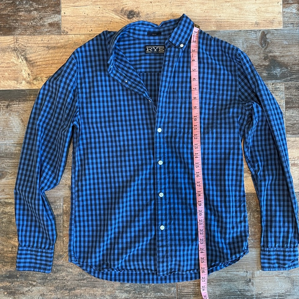 Rye button up size medium - Picture 3 of 4